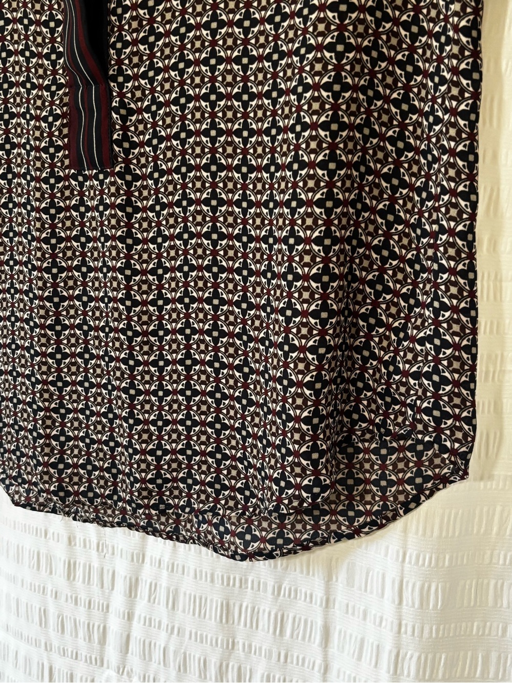 LOFT Medallion Print Silky Blouse Sz Large - Picture 4 of 10